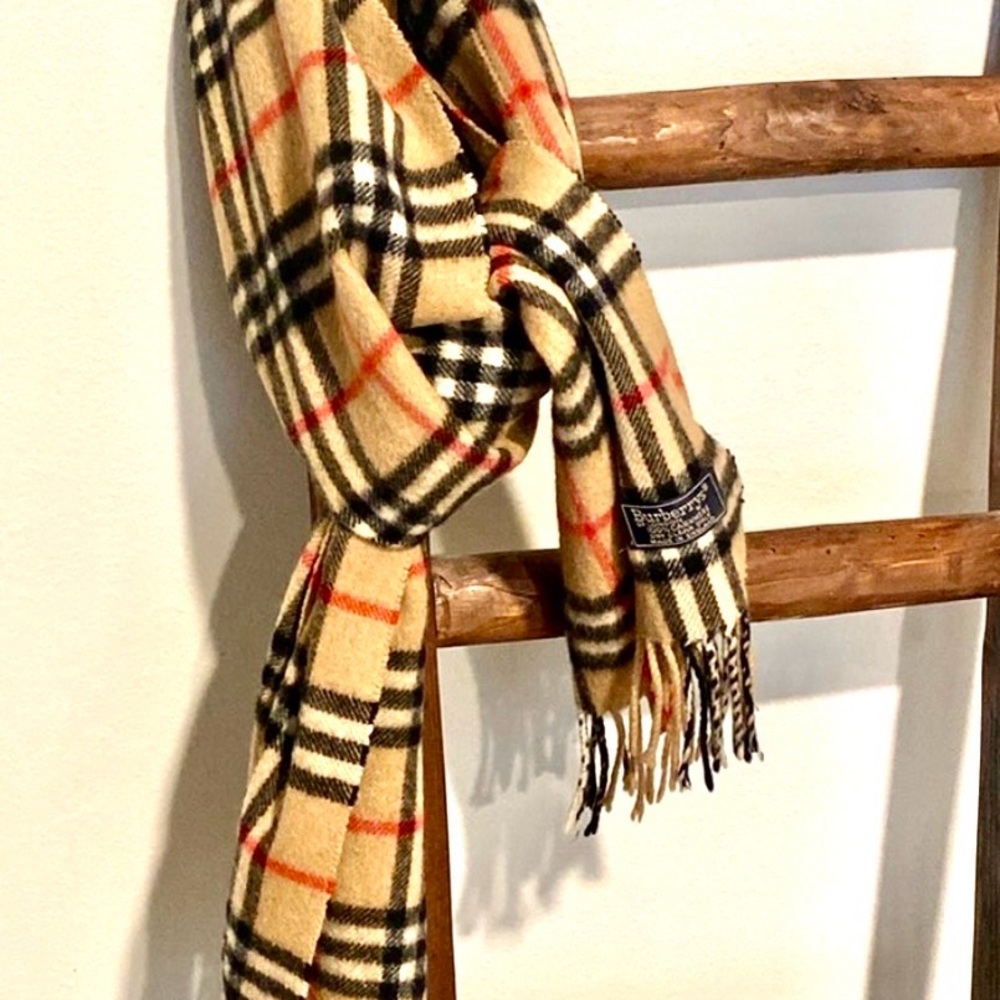 BURBERRYS Tan Plaid Scarf 100% Cashmere (EUC AUTHENTIC VINTAGE) - Picture 2 of 11